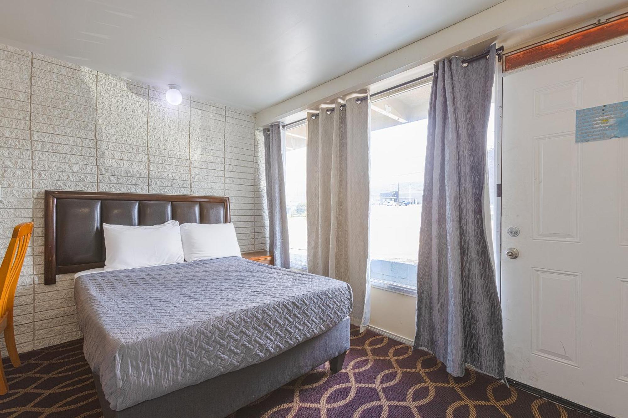 Sonrise Inn Lincoln Hwy By Oyo Breezewood Zewnętrze zdjęcie